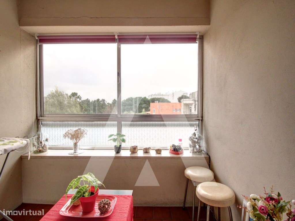 Apartamento T2, mobilado no centro de Oliveira do Bairro-4