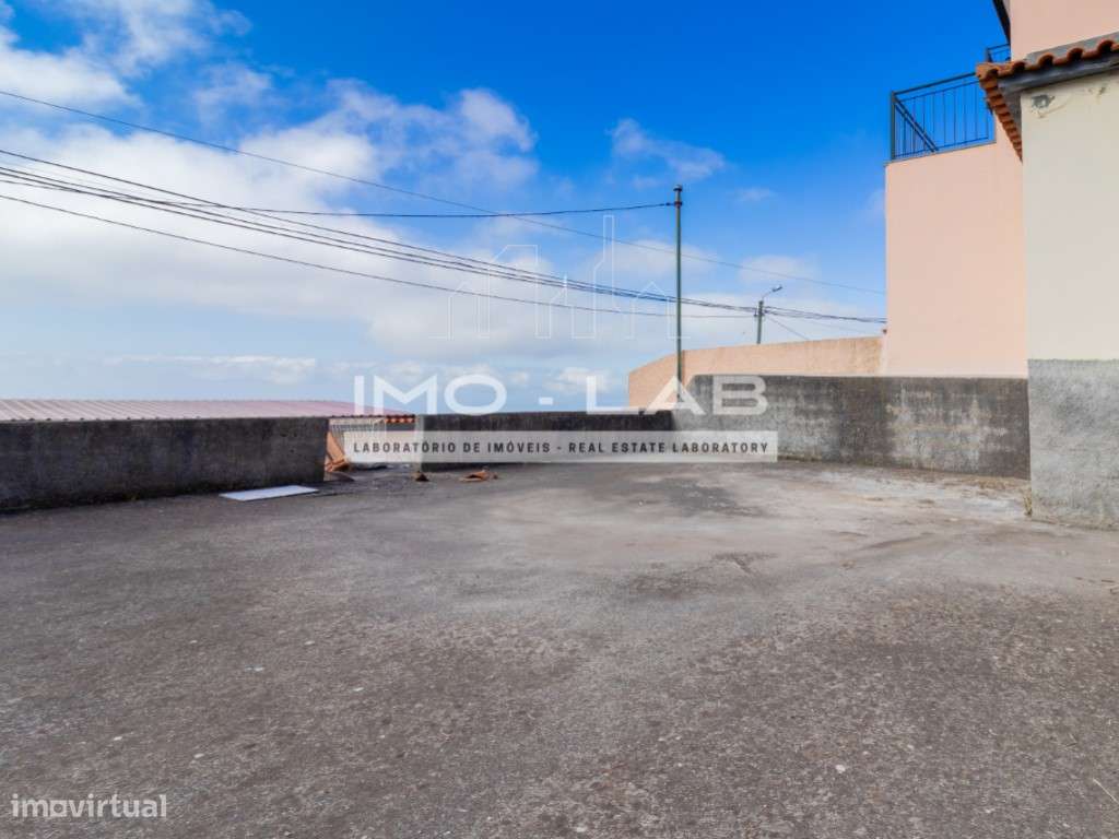 Moradia T2 - Ampla Garagem - Câmara de Lobos-23