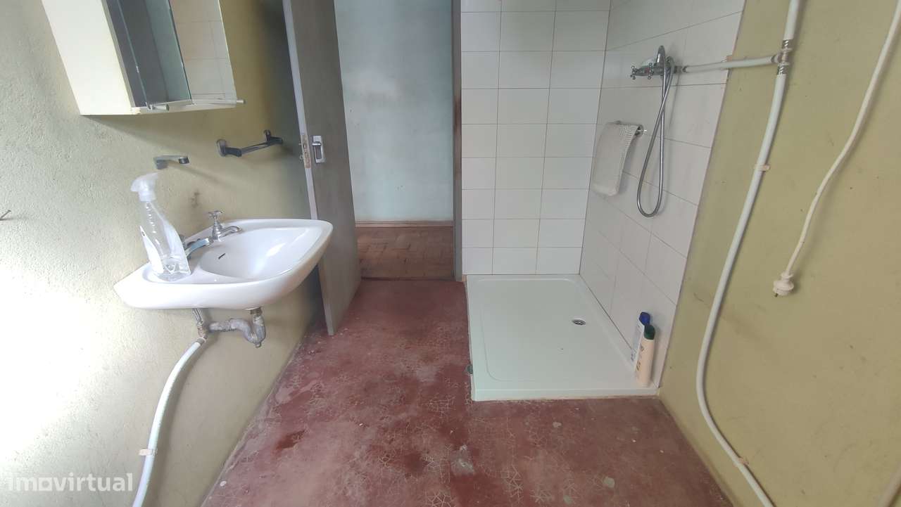 Moradia individual, com terreno, em Rendufe, Amares-22