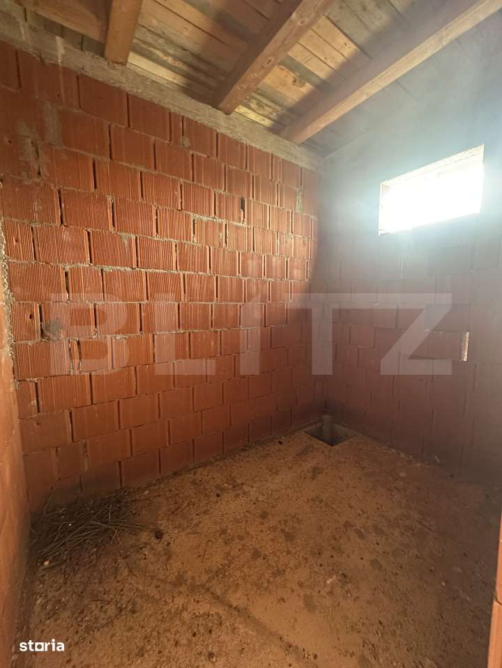 Casa la rosu 3 camere, 142 mp, 592 mp, teren, zona Cionchesti - Imagine principală: 3/8