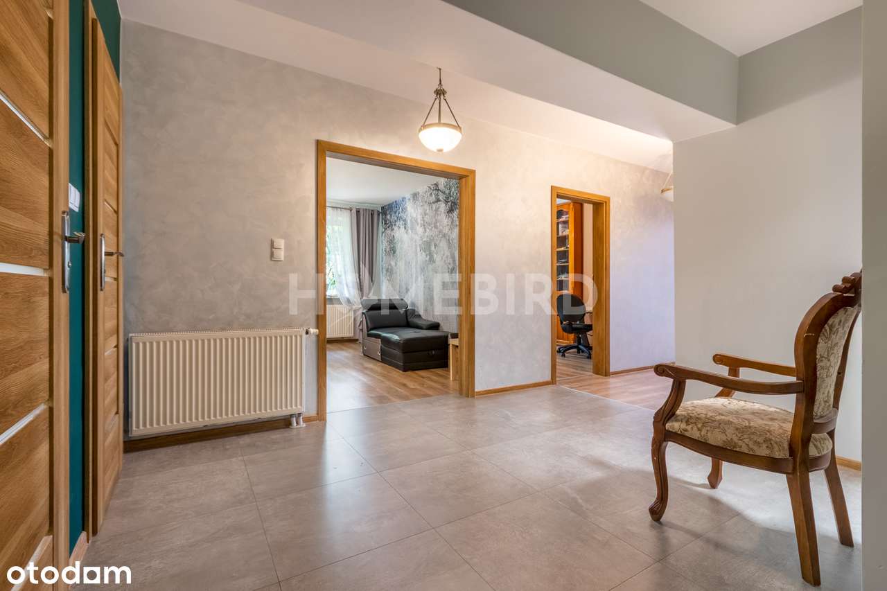 Funkcjonalny lokal usługowy z komfortowym mieszkaniem-5