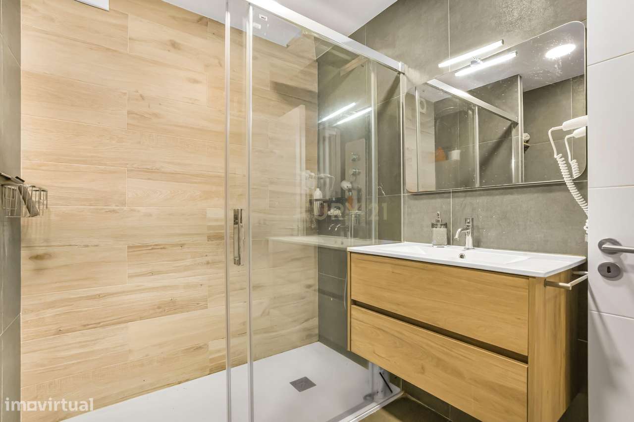 Qualidade de Vida e Bom Gosto nos Jardins de Santiago - 4 Quartos e 3-25