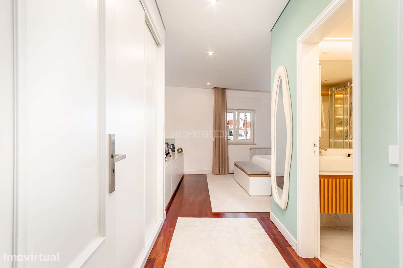 Moradia T5 renovada em condomínio fechado com piscinas, campo de ténis-35