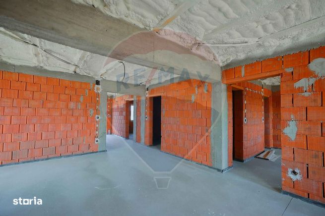 Casă cu 4 camere de vânzare în Sântandrei-1