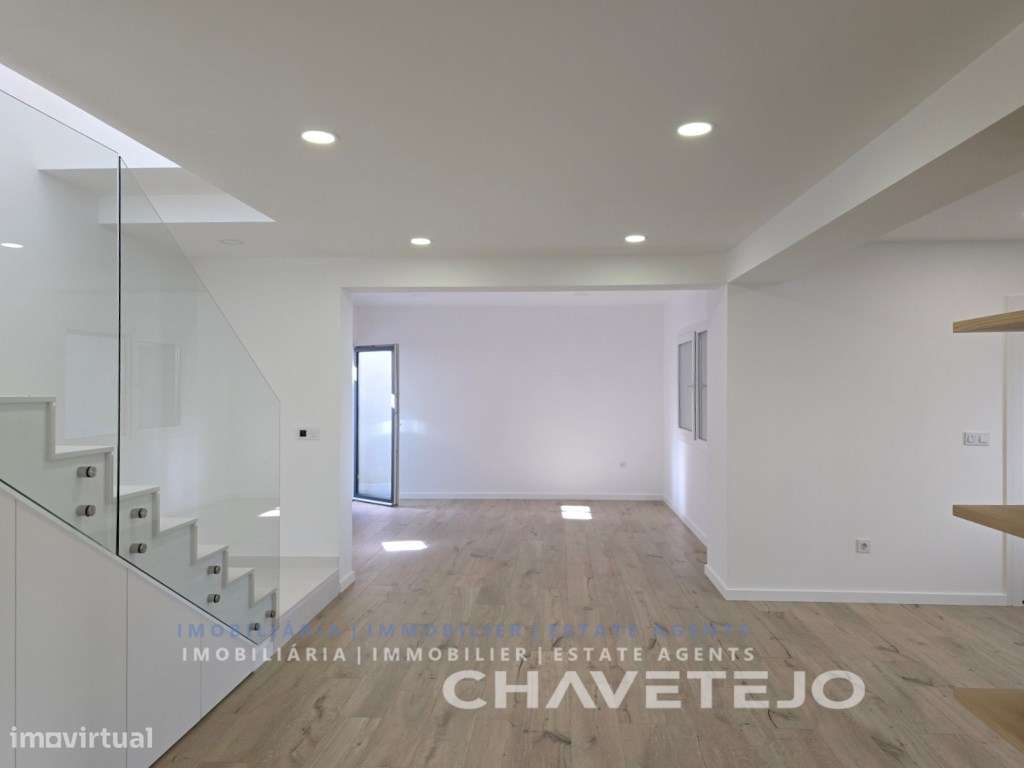 Moradia T4 Moderna c/ Garagem, estilo e Conforto a um Passo de Tomar-5