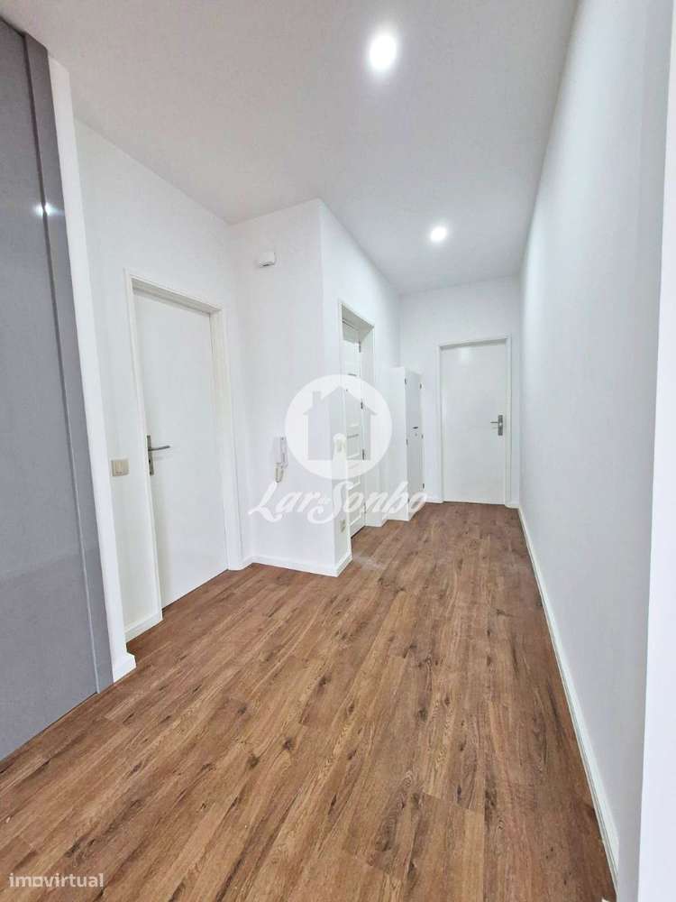 Apartamento T3, totalmente renovado, com Box, Águas Santas, Maia-9