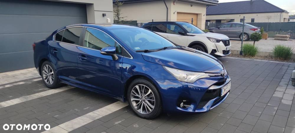 Toyota Avensis 1.8 Premium - 11