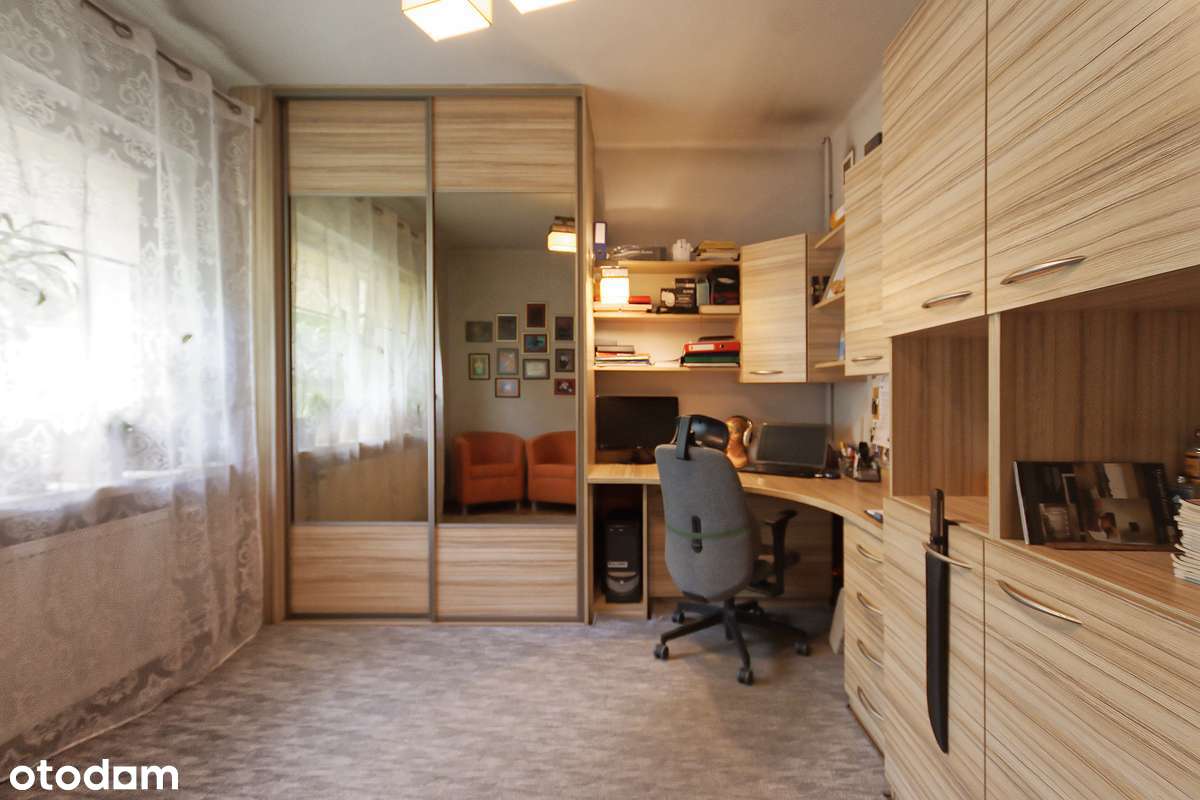 Przestronny dom z 7 pokojami i garażem W Chełmie.-8