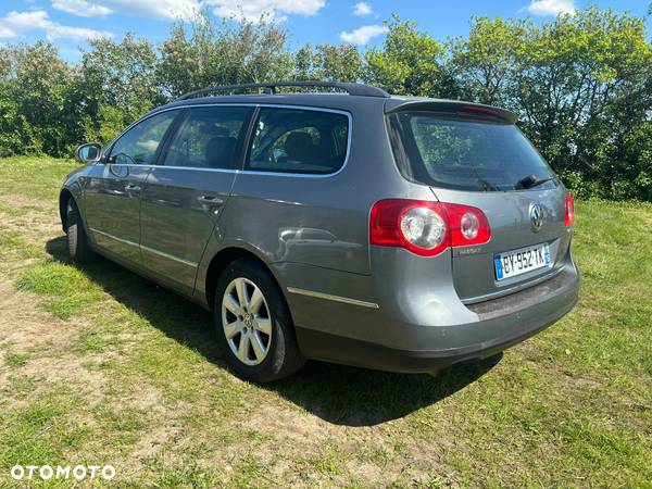 Volkswagen Passat 2.0 TDI Highline - 3