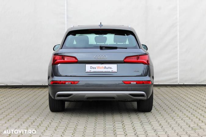 Audi Q5 50 TFSI e quattro S tronic sport - 4