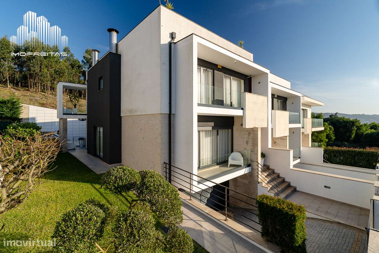 Moradia T4 de Luxo com Piscina numa das Melhores Zonas de Braga!-33