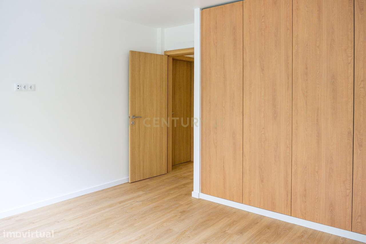 Apartamento T2+1 Remodelado e com estacionamento para Arrendamento – A - Grande imagem: 5/27