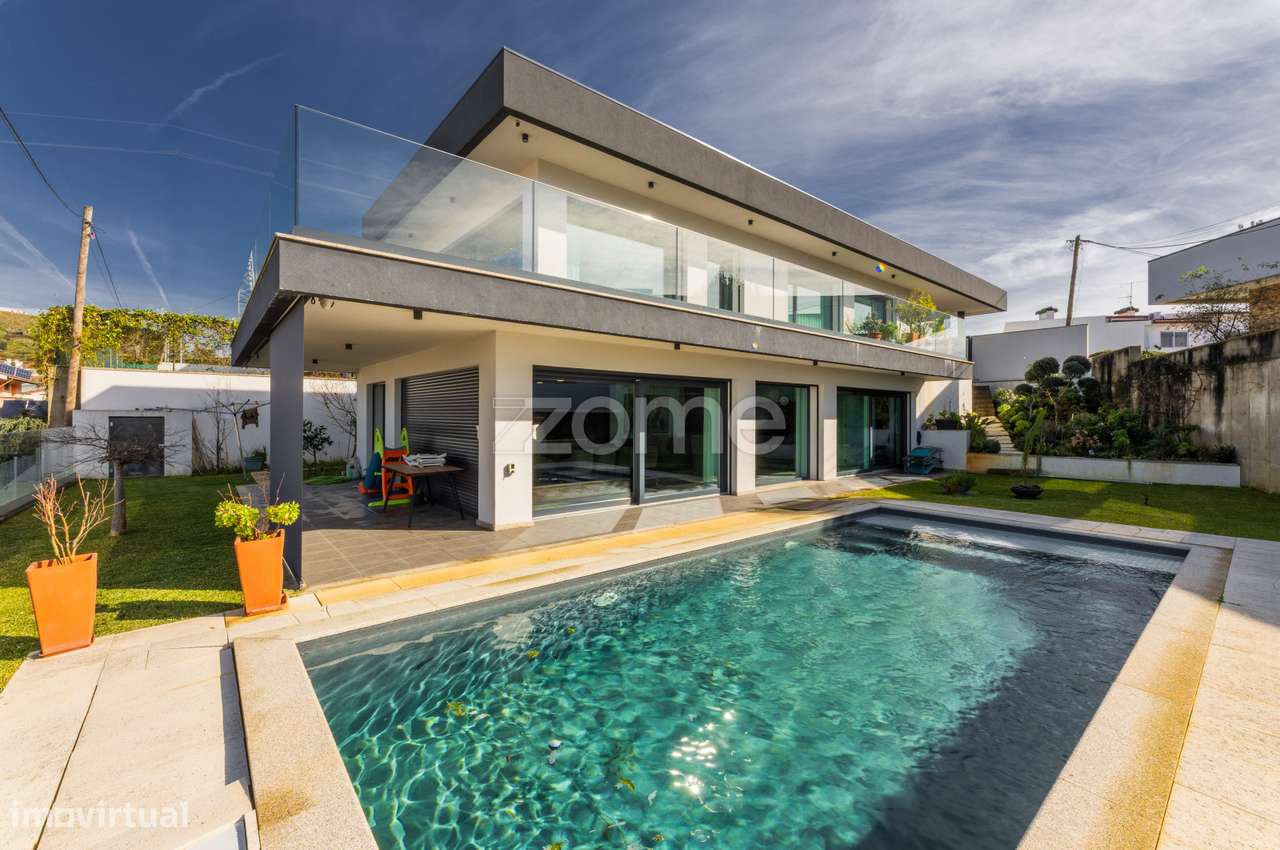 Moradia individual T3 c/ piscina em Nogueira, Braga - Grande imagem: 2/50