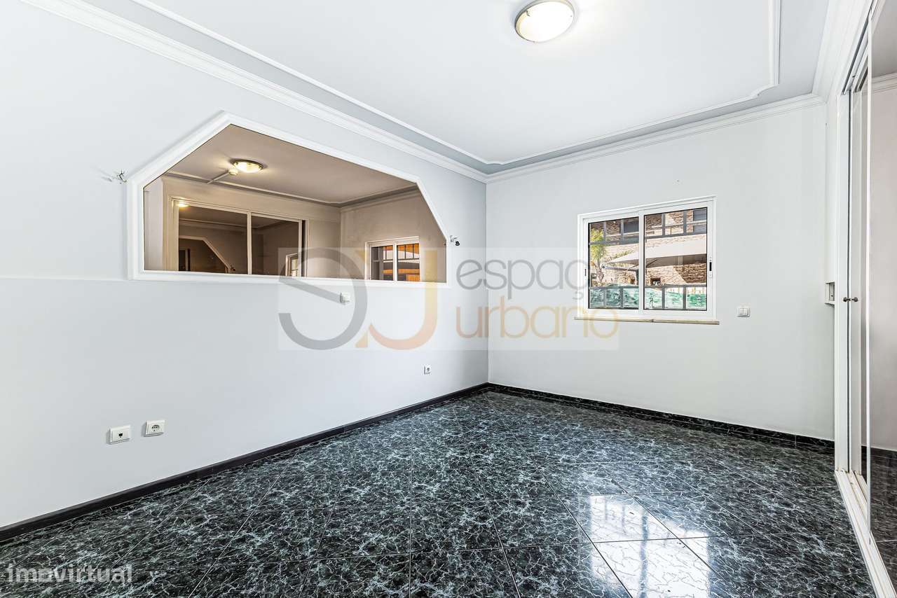 Boliqueime - Investimento: Moradia Isolada com 10 Suites em Zona Privi-4