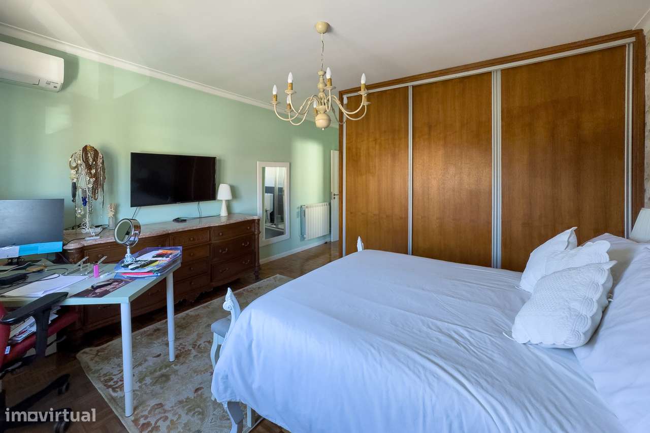 Moradia de Luxo T4 | Piscina Aquecida | Exclusividade Total em Amares-29