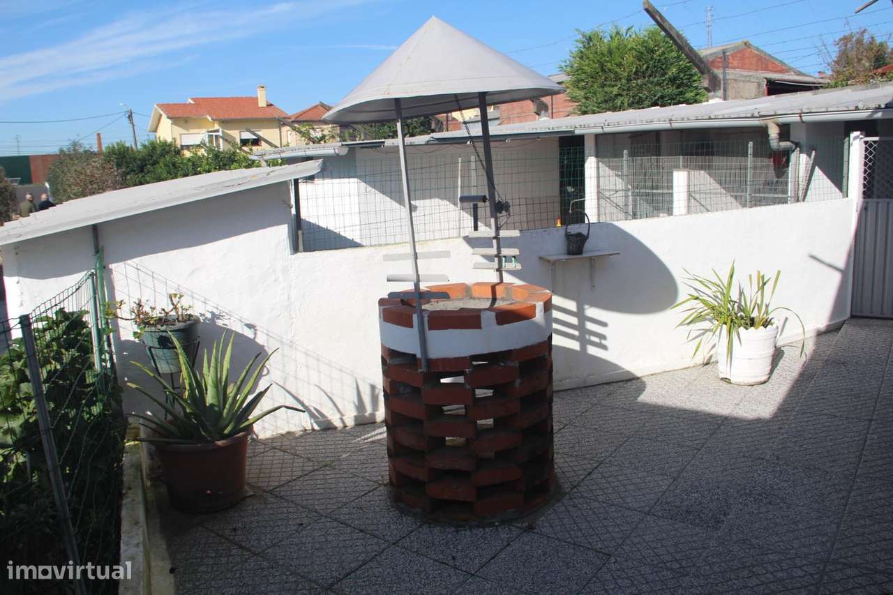 Moradia 4 Frentes lote com 980m2 - Grande imagem: 4/60