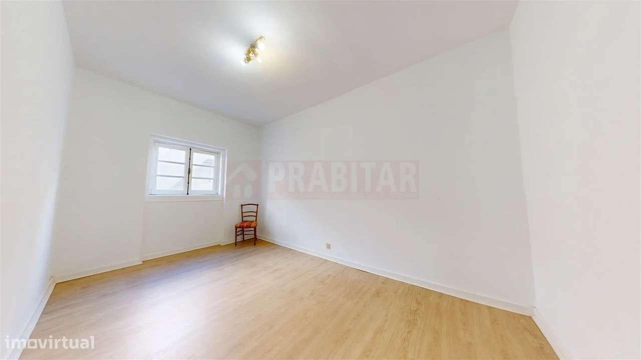 Apartamento T2 com Terraço e Anexo | Olivais-18