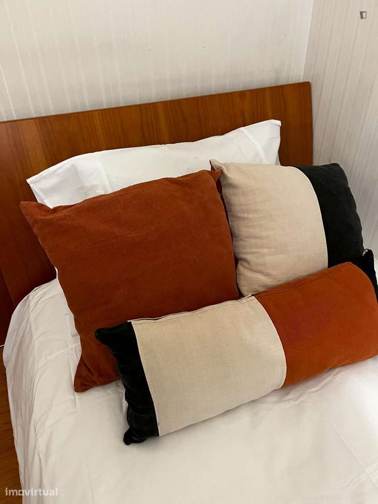Quarto - localizado em Benfica Lisbon - Grande imagem: 2/10