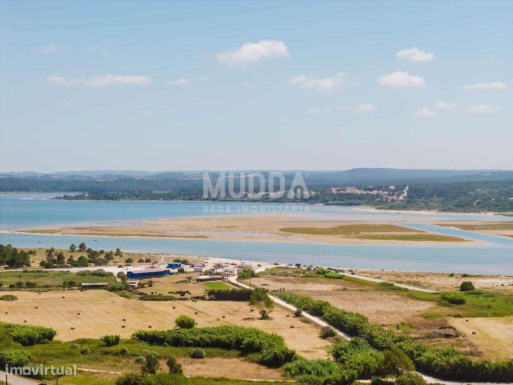Moradia térrea T1+1 renovada com charme na Rua Direita, 35 mesmo no co-27