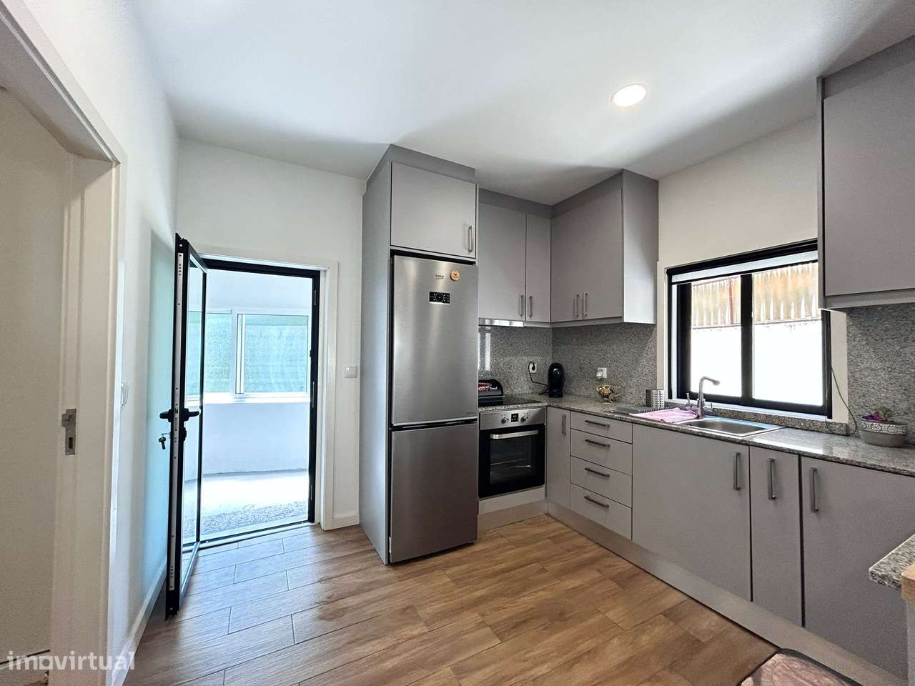 Moradia Bifamiliar  renovada T2+T1, Baguim do Monte-21