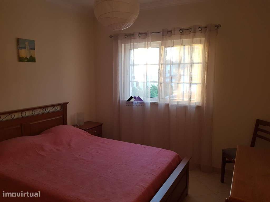 Moradia T3+1 com Estacionamento, Logradouro e Sótão-23