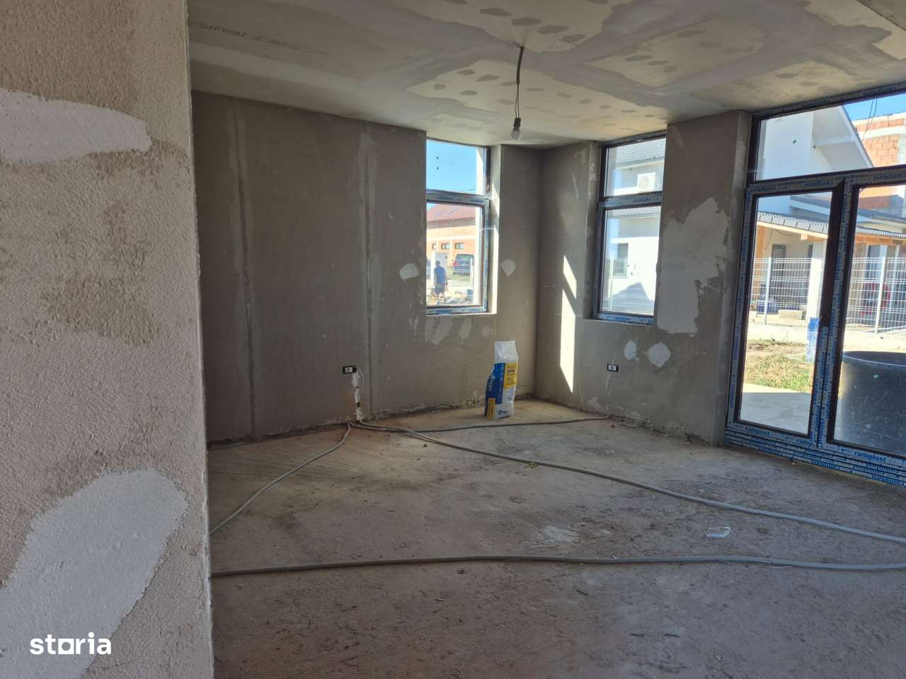 Casa la gri in Fantanele - Imagine principală: 4/15