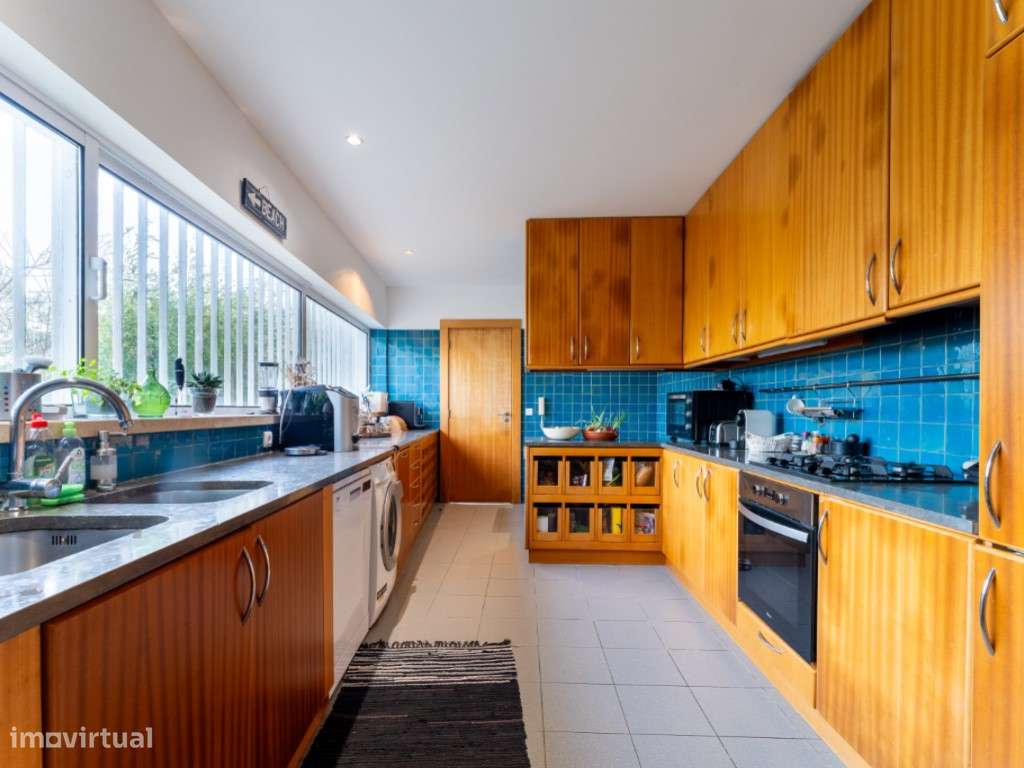 Fantástica moradia situada em Venda Nova- São Martinho do Porto-12