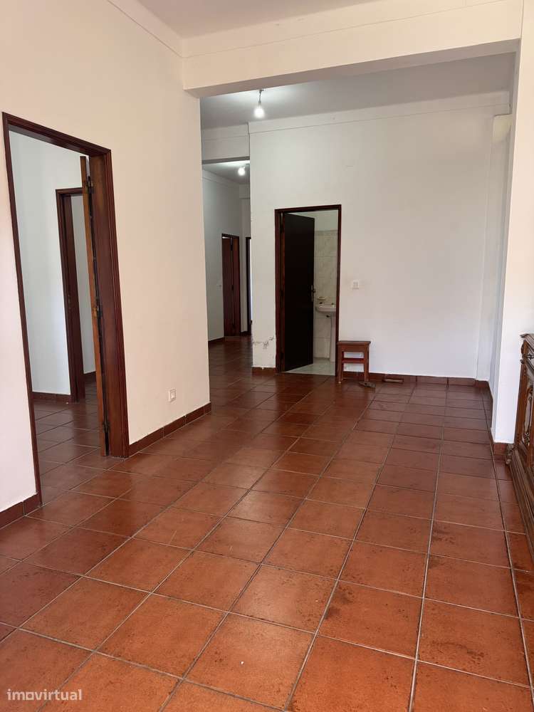 Andar de Moradia independente com garagem-4