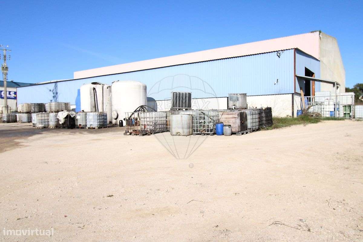 Armazém T0 para venda-18