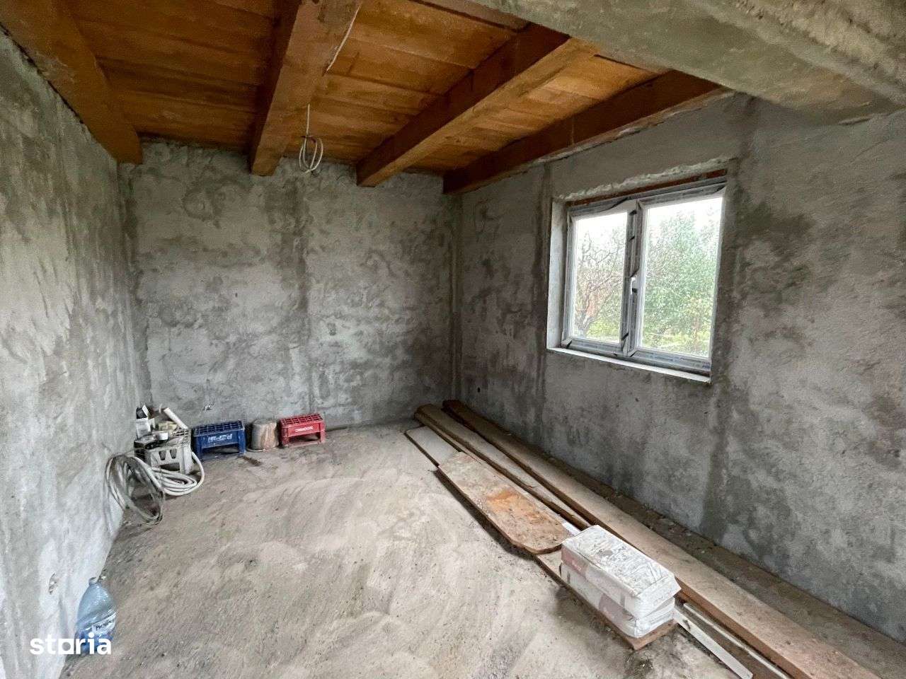 Casa in rosu P+M cu 9 ari de teren Paulesti - Imagine principală: 5/8