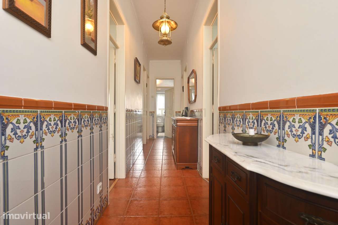 Oportunidade Única em Carnaxide | Terreno + Moradia com Elevado Potenc-6