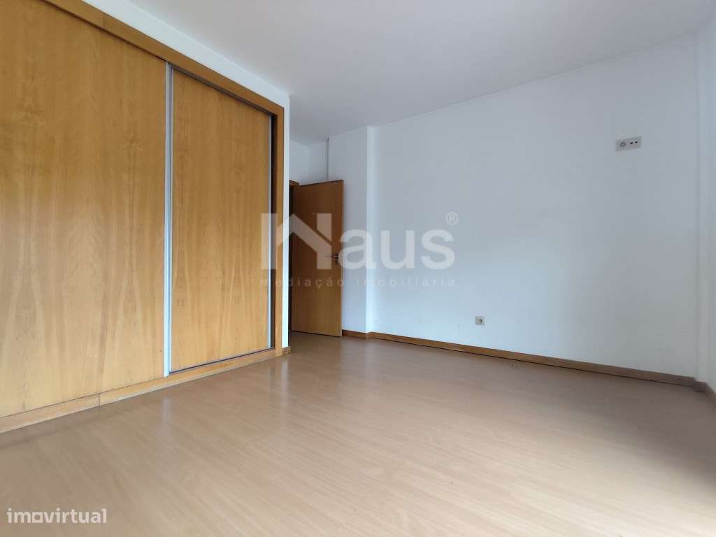 T3 Vila Serena parqueamento e garagem-7