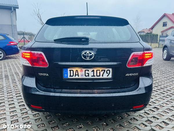 Toyota Avensis 1.8 Sol - 9