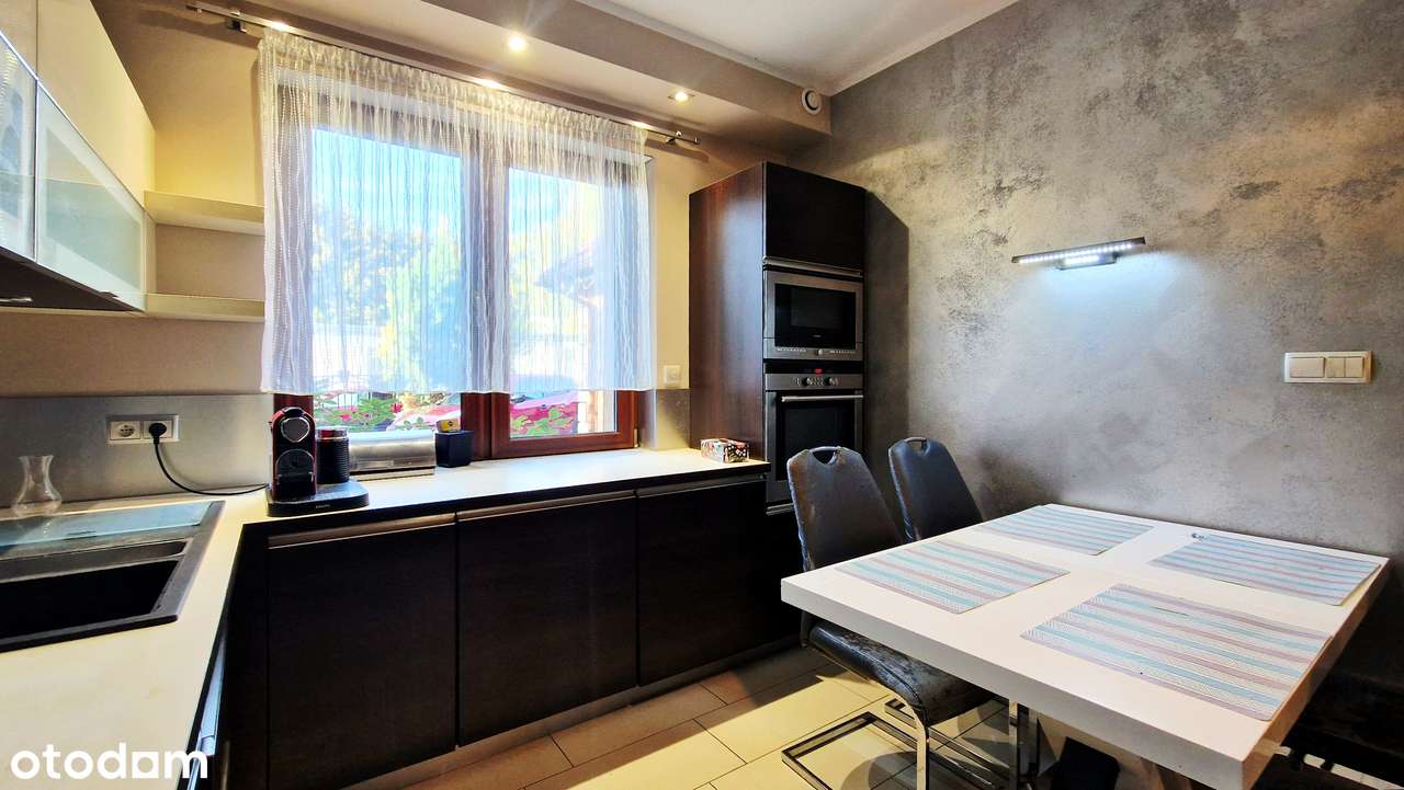 Nowoczesny dom, w mieście pod lasem, 6 pokoi, dwustanowiskowy garaż-15