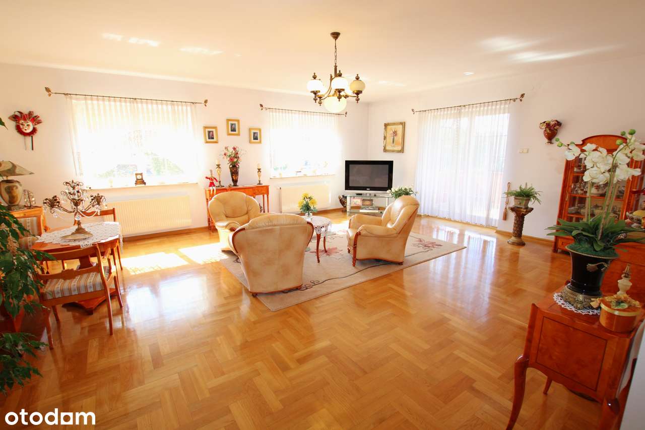 Nieruchomość komercyjna ** doskonałe położenie tuż przy ul. płk. Dąbka-9