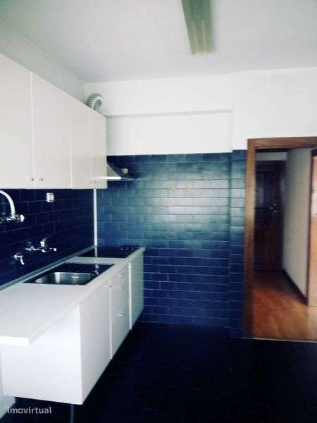 Alugo apartamento Nas Olaias - Avª Engº Arantes e Oliveira nº2 - Grande imagem: 4/12