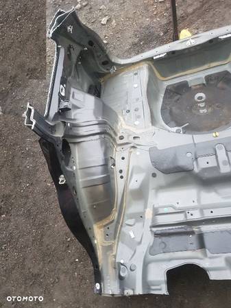 Subaru Outback IV BR lift dupa tył błotniki karorerii wanna wnęka koła zapasowego - 6