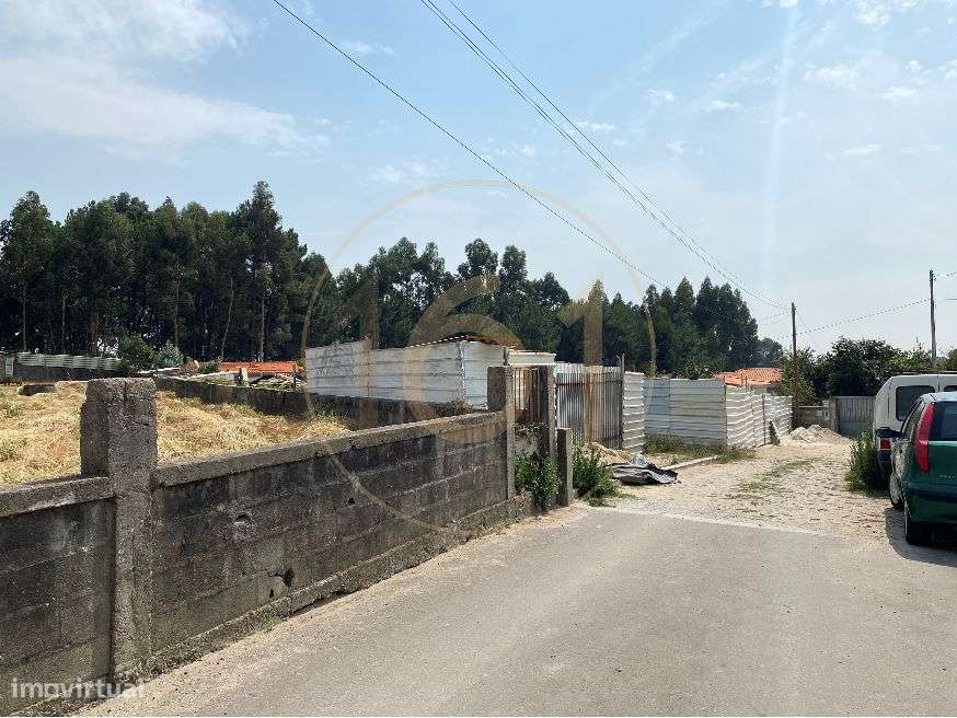 Terreno c/ projecto licenciado p/ Moradia unifamiliar de 500m2-3