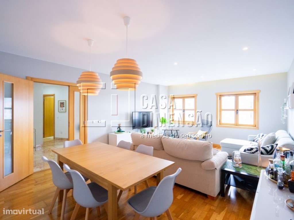 Apartamento de tipologia T2 na Serra de Carnaxide, como NOVO!!-7