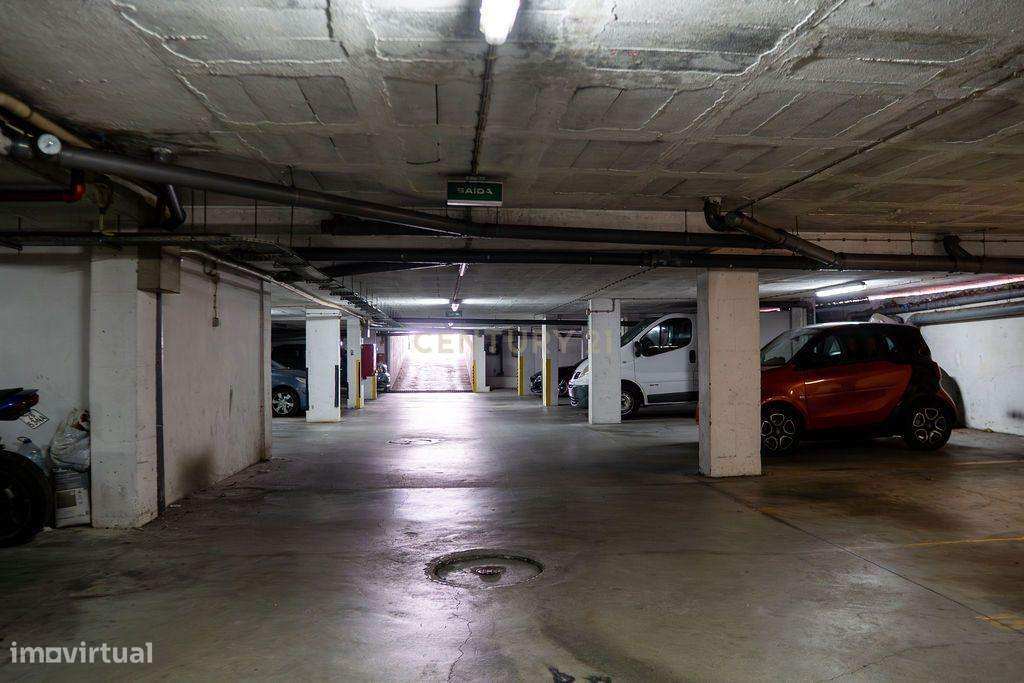 Apartamento T3 em Alfragide com Parqueamento-30