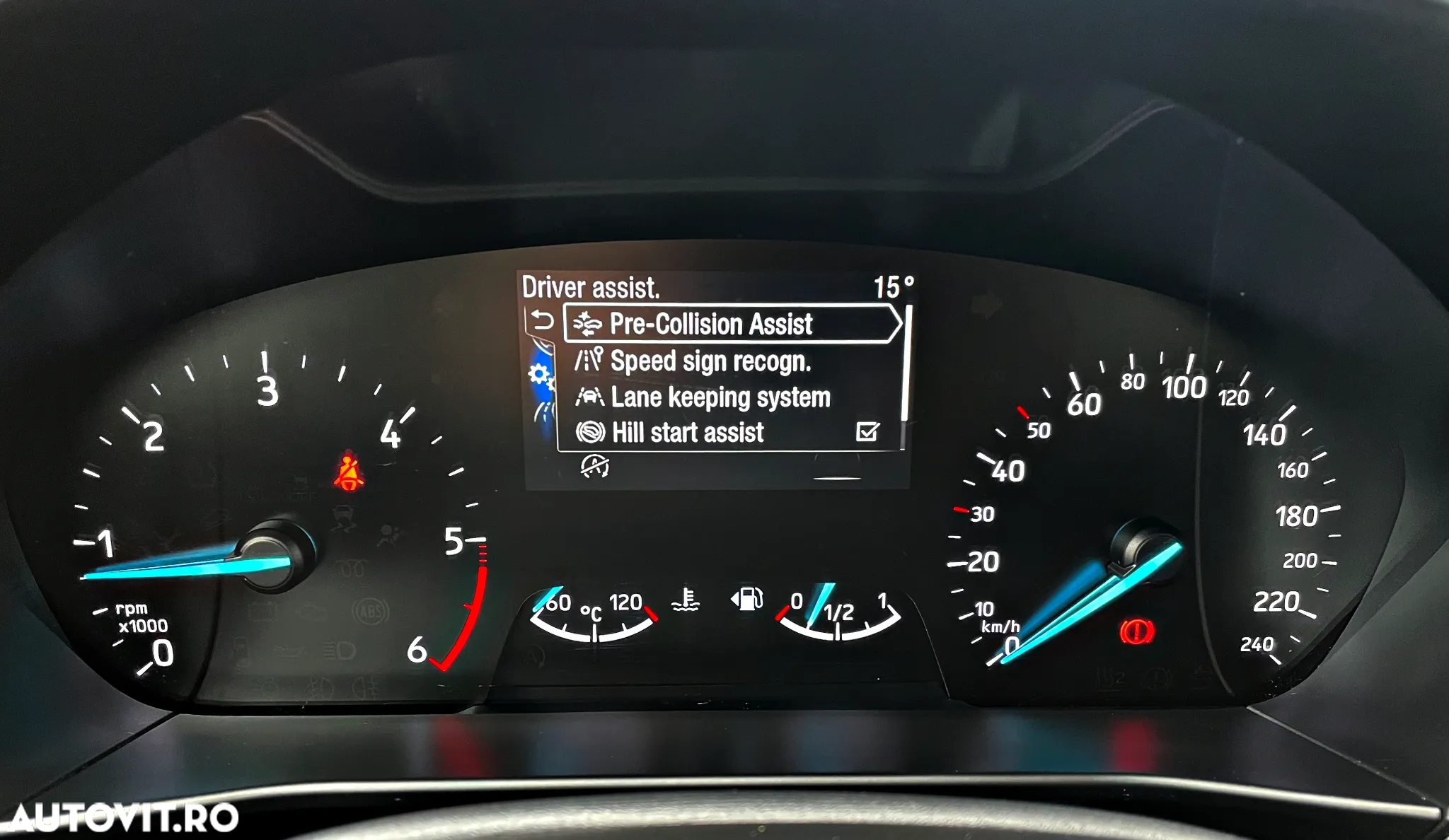 Ford Focus 1.5 EcoBlue Start-Stopp-System COOL&CONNECT - 13