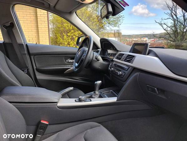 BMW Seria 3 320d - 9