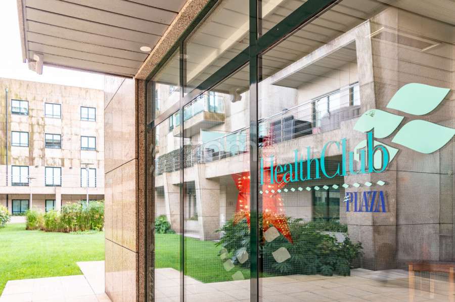 Apartamento T2+1 com Piscinas, Ginásio, Sala de Jogos e 2 Garagens-32