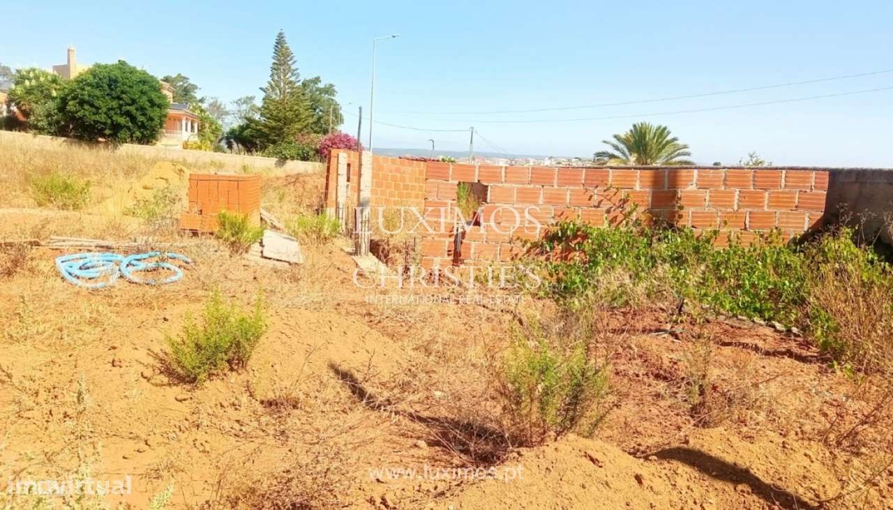 Terreno para construção de moradia, para venda em praia da Luz, Alga - Grande imagem: 2/8