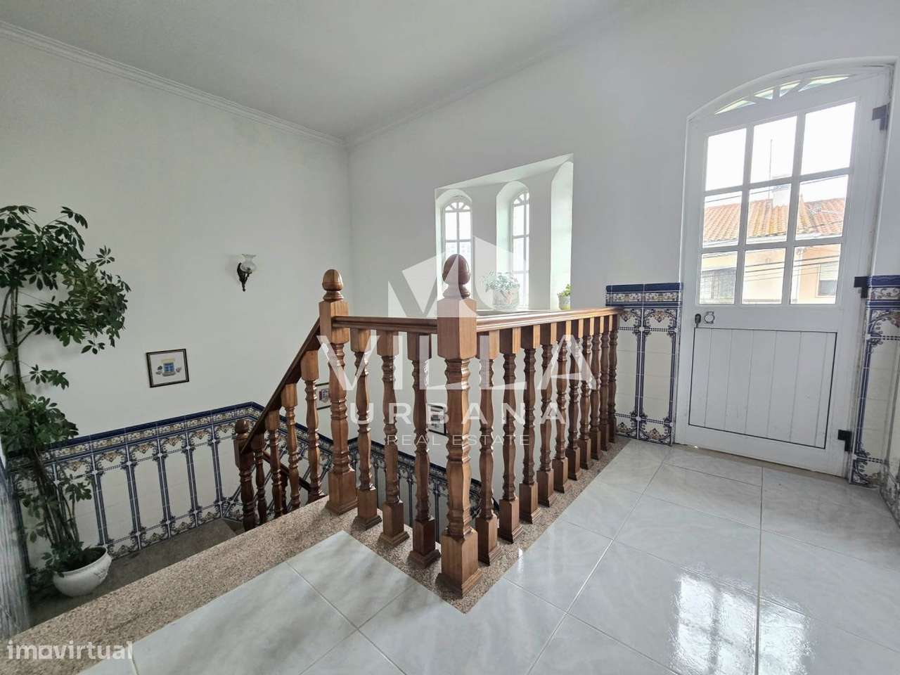 Moradia T4+1 em zona privilegiada nos Foros de Amora-17