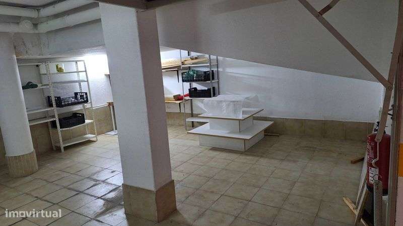 Arrenda-se Garagem em São Domingos de Rana - Grande imagem: 4/4