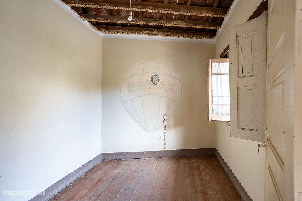 Moradia T4 para venda-16