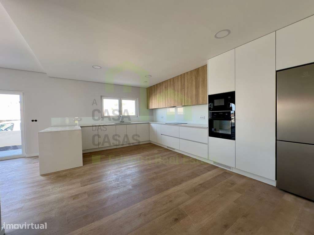 Vende Moradia T4 - Ericeira, A Casa das Casas - Grande imagem: 4/15