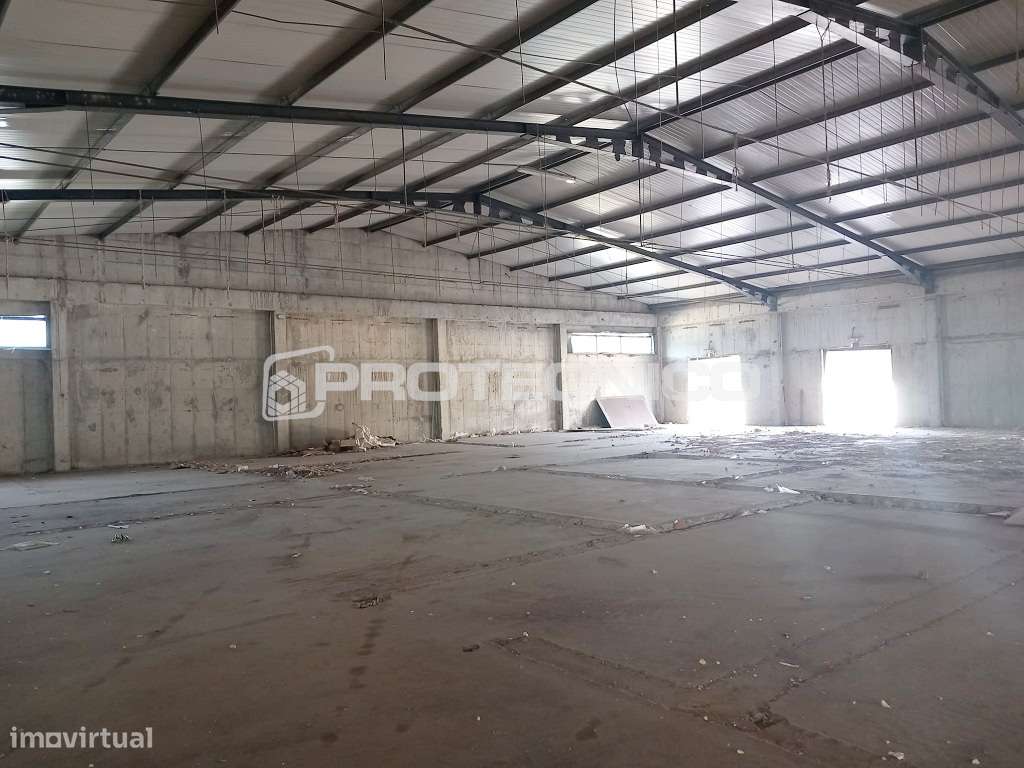 Armazém c/ 3.154m2 – Z. I. da Mota - Grande imagem: 5/24
