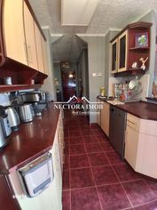 Apartament ULTRACENTRAL SALONTA, 3 camere, 74 mp, mobilat/utilat total - Imagine principală: 3/17